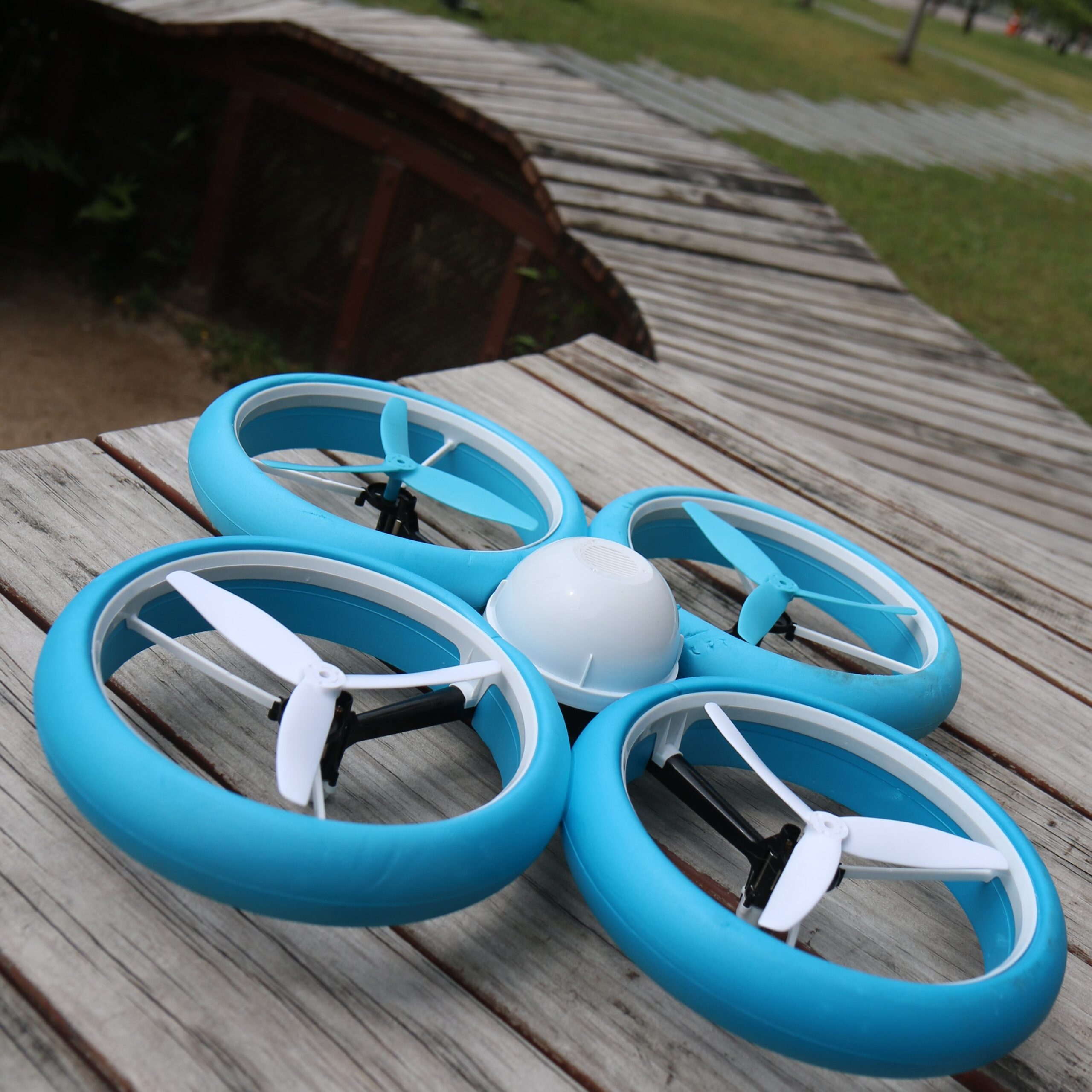 FLYBOTIC MINI BUMPER - Drone enfant - Résiste aux chocs - Dès 8 ans - Temps  de jeu - 5 mn