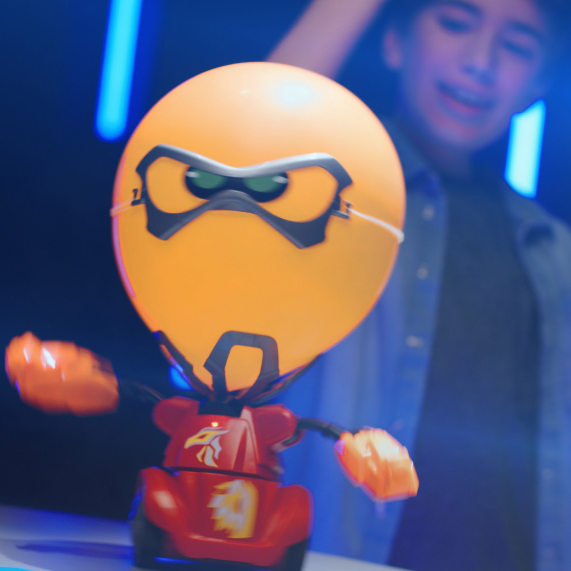 Ycoo par Silverlit - Robot Kombat Ballon télécommandé 14 cm - Pack 2 Robots  - Explose la tête de Ton adversaire ! - Jouet avec Effets sonores Et  Lumineux. 88038 : : Jeux et Jouets